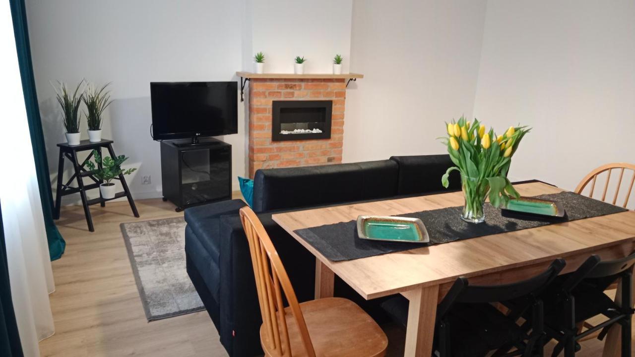 Apartament Dwupokojowy Ostrowiec Swietokrzyski Bagian luar foto