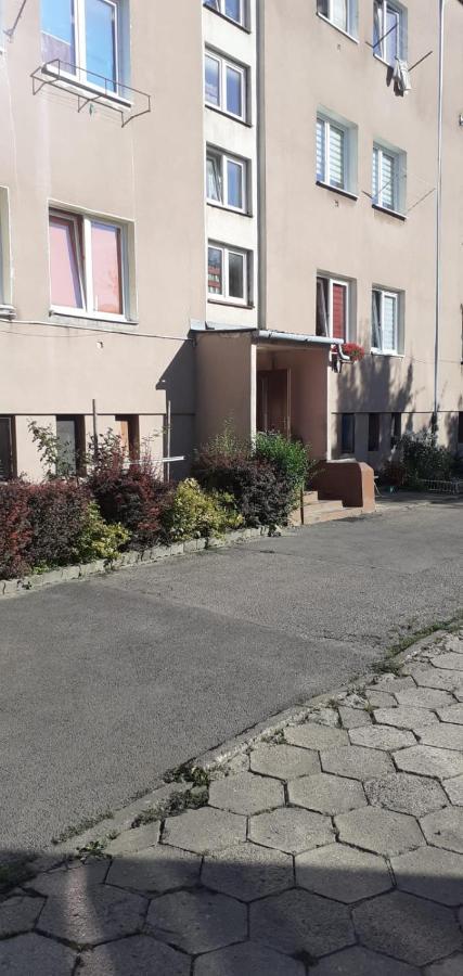 Apartament Dwupokojowy Ostrowiec Swietokrzyski Bagian luar foto