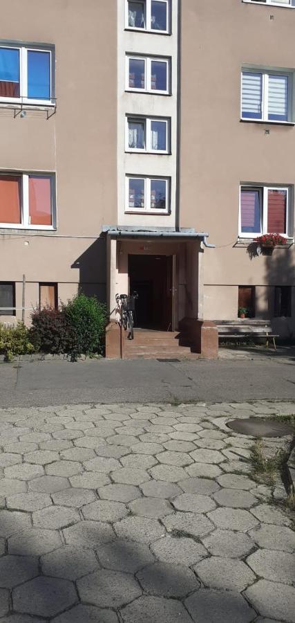 Apartament Dwupokojowy Ostrowiec Swietokrzyski Bagian luar foto